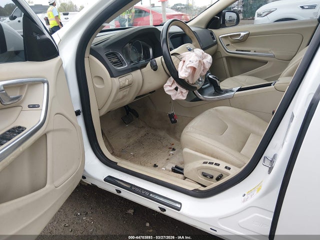 صورة مصغرة 18 لـ 2016 Volvo S60 T5 DRIVE-E PREMIER