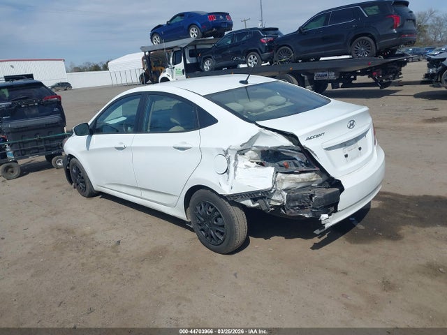 HYUNDAI ACCENT SE - 3