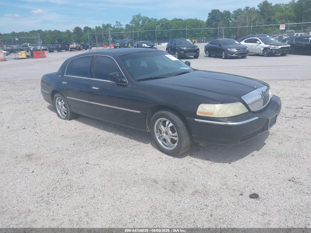 2005 LINCOLN TOWN CAR SIGNATURE LIMITED