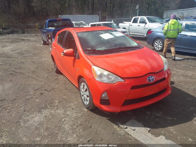 TOYOTA PRIUS C - 1