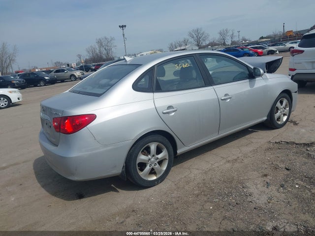 HYUNDAI ELANTRA SE - 4