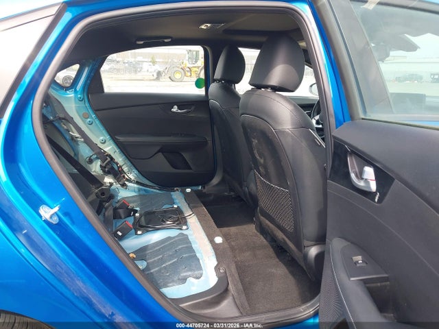 KIA FORTE GT-LINE - 8