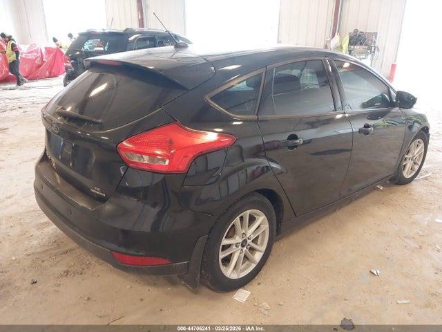 FORD FOCUS SE - 4