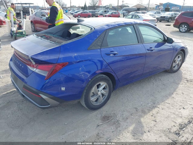 2025 Hyundai ELANTRA SE photo 4