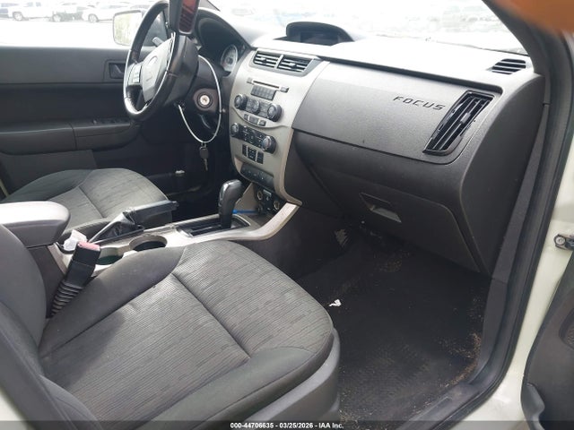 FORD FOCUS SE - 5