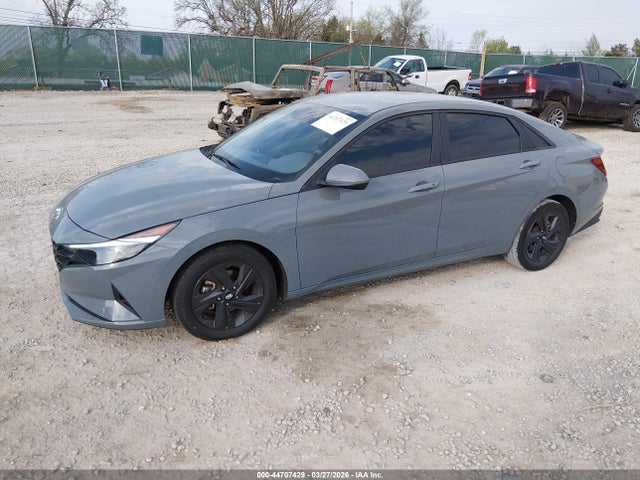 صورة 2 لـ 2021 Hyundai ELANTRA SEL