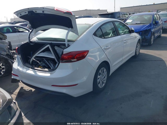 HYUNDAI ELANTRA SE - 4