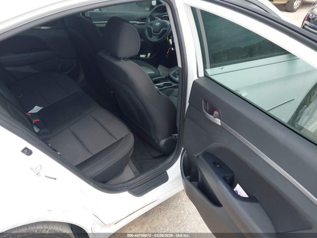 HYUNDAI ELANTRA SEL - 8