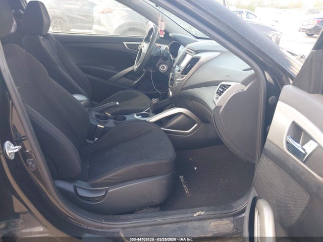 HYUNDAI VELOSTER - 5
