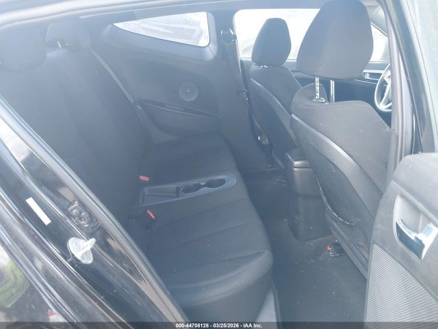 HYUNDAI VELOSTER - 8