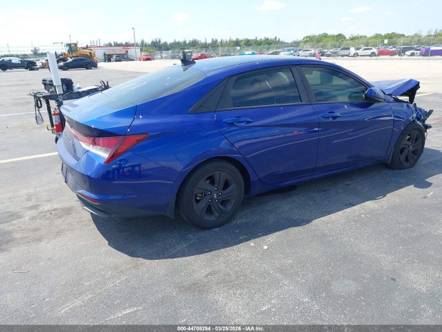 HYUNDAI ELANTRA SEL - 4