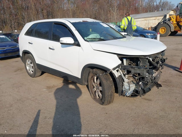 2013 KIA SORENTO LX