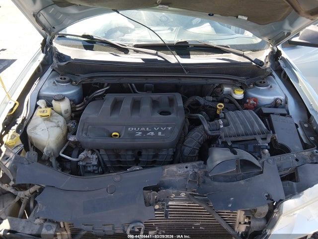 DODGE AVENGER SE - 10