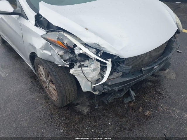 HYUNDAI ELANTRA SE - 6