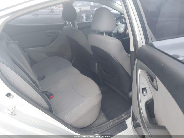 HYUNDAI ELANTRA SE - 8