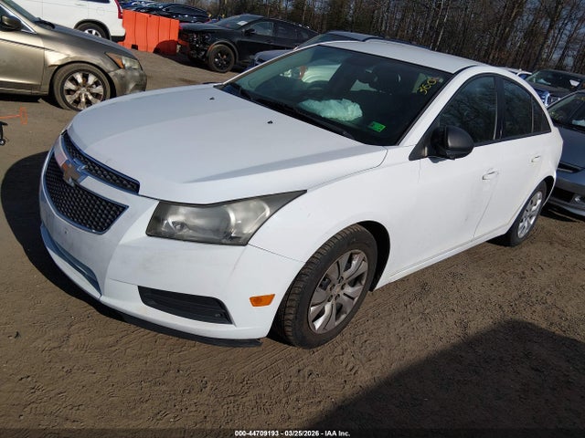 CHEVROLET CRUZE LS AUTO - 2