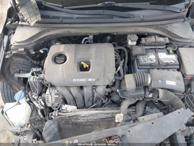 HYUNDAI ELANTRA SE - 10