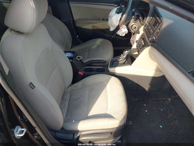 HYUNDAI ELANTRA SE - 5