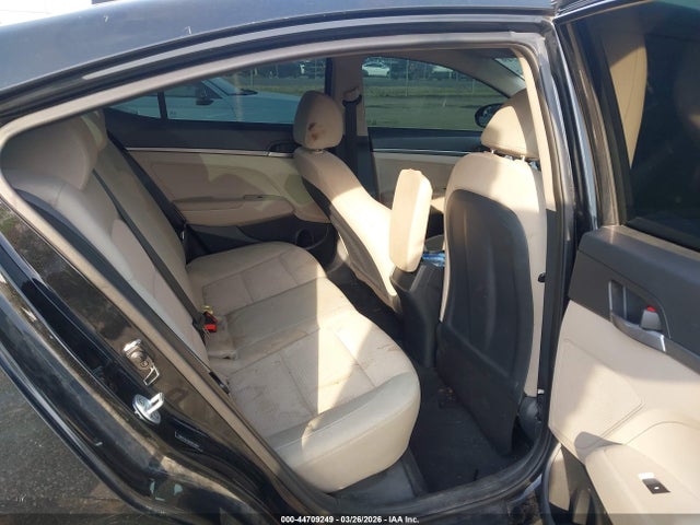 HYUNDAI ELANTRA SE - 8