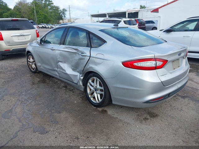 FORD FUSION SE - 3