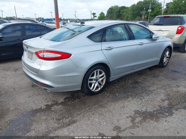 FORD FUSION SE - 4