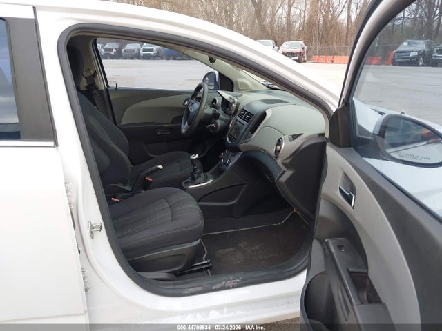 CHEVROLET SONIC LT MANUAL - 5