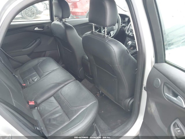 FORD FOCUS TITANIUM - 8
