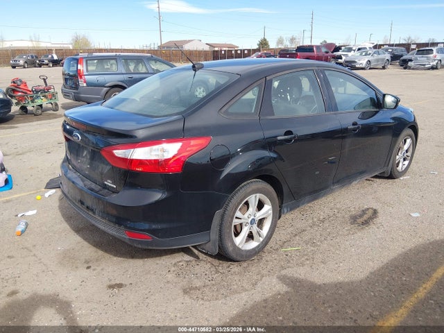FORD FOCUS SE - 4