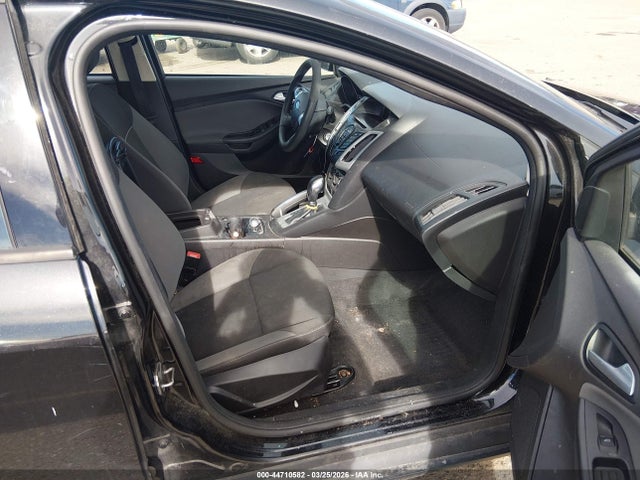 FORD FOCUS SE - 5