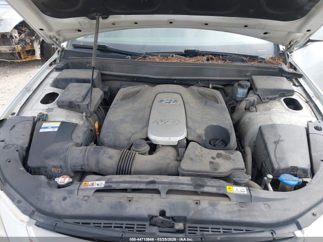 HYUNDAI GENESIS 4.6 - 10