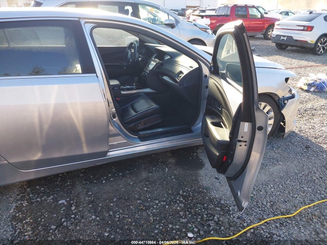 صورة 5 لـ 2014 Acura RLX