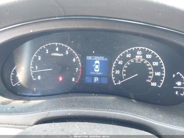 HYUNDAI GENESIS 4.6 - 7