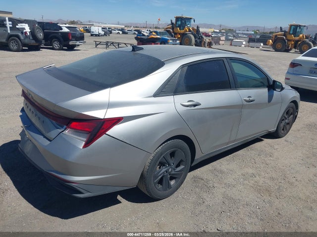 HYUNDAI ELANTRA SEL - 4