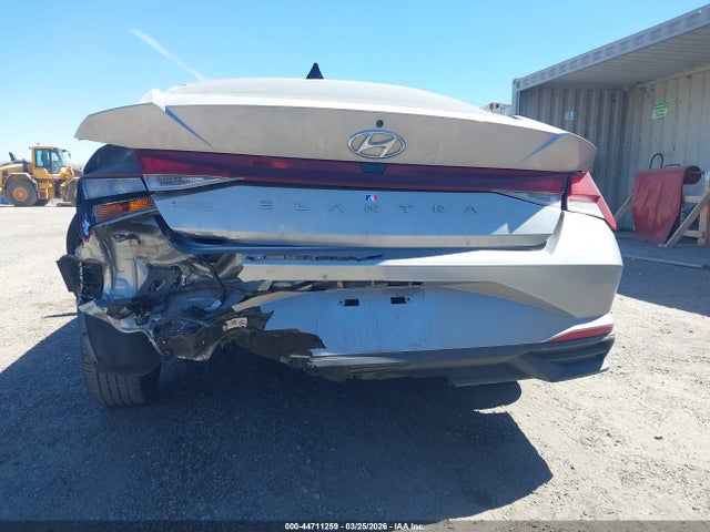 HYUNDAI ELANTRA SEL - 6