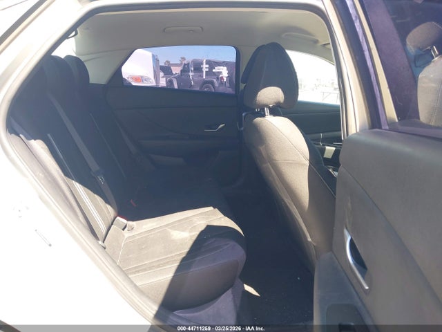 HYUNDAI ELANTRA SEL - 8