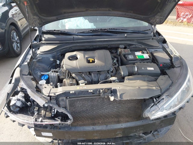 HYUNDAI ELANTRA VALUE EDITION - 10