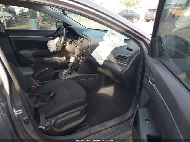 HYUNDAI ELANTRA VALUE EDITION - 5