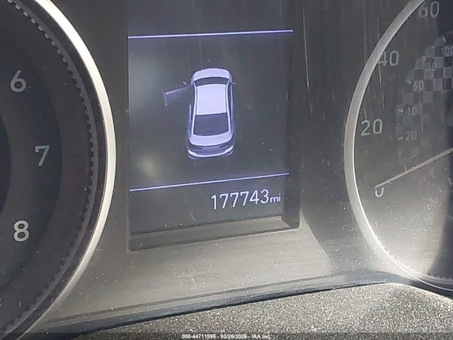 HYUNDAI ELANTRA VALUE EDITION - 7