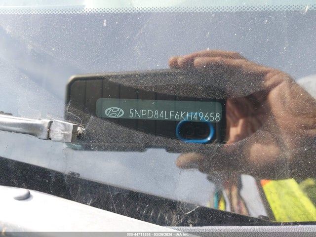 HYUNDAI ELANTRA VALUE EDITION - 9