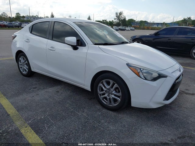 2018 TOYOTA YARIS 