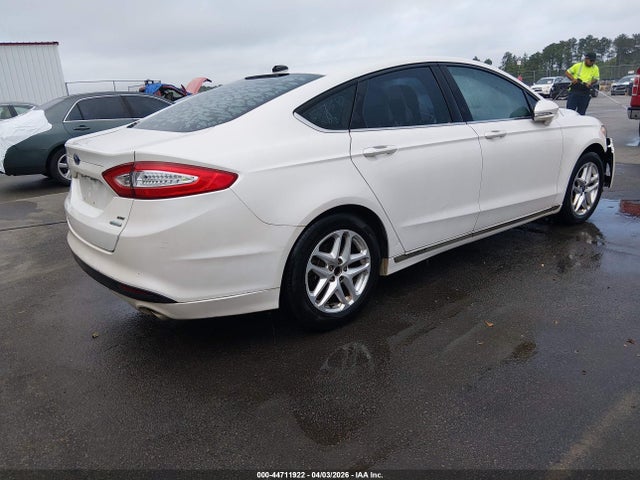 FORD FUSION SE - 4