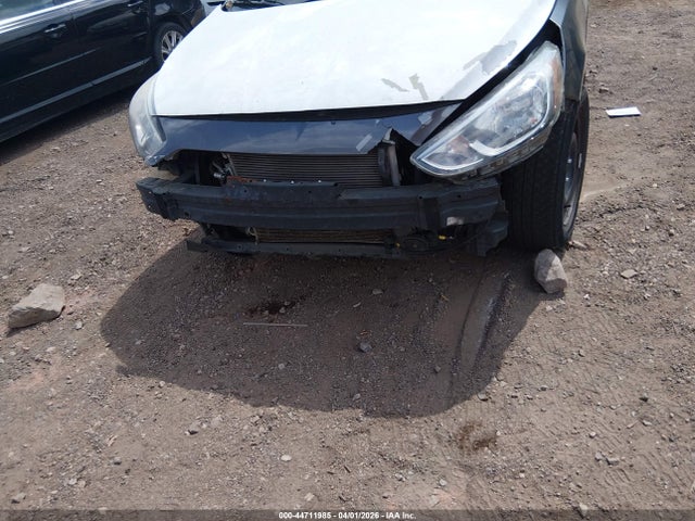 HYUNDAI ACCENT SE - 6