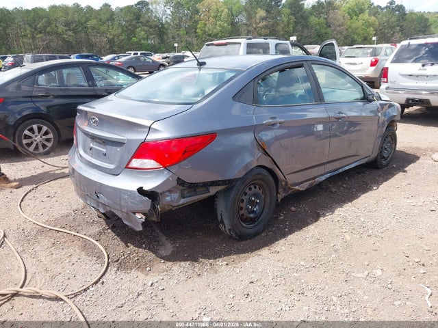 HYUNDAI ACCENT SE - 4