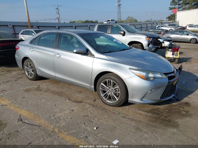 2016 TOYOTA CAMRY SE