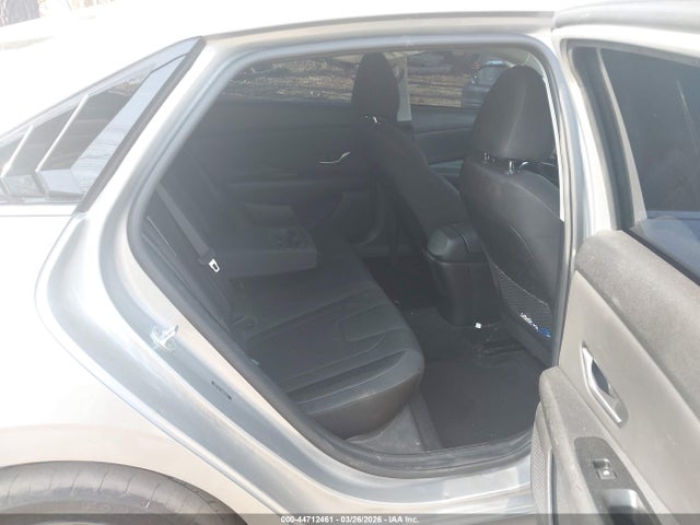 HYUNDAI ELANTRA SEL - 8