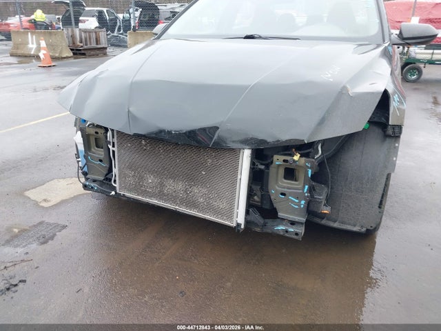 HYUNDAI ELANTRA SEL - 6