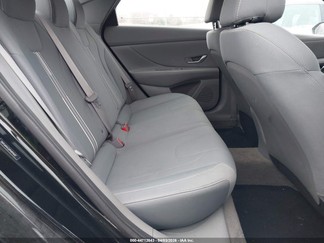 HYUNDAI ELANTRA SEL - 8