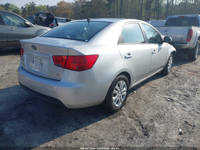 KIA FORTE EX - 4