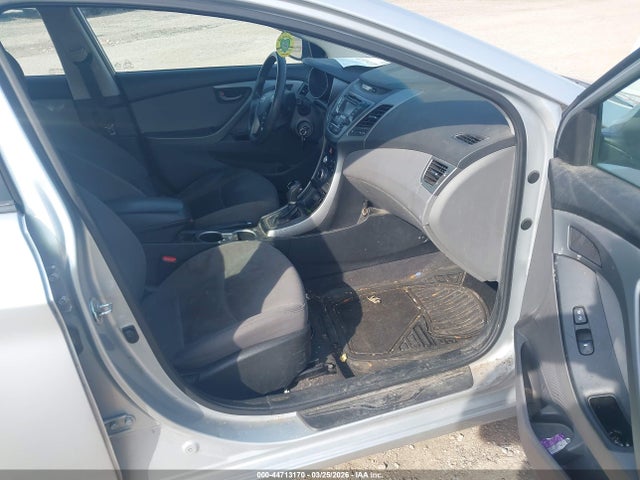 HYUNDAI ELANTRA SE - 5