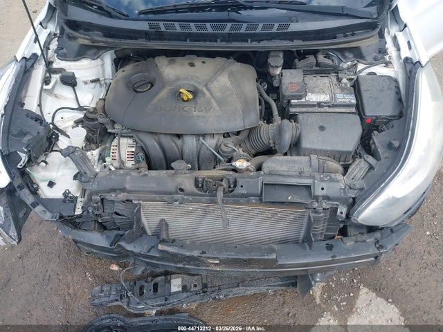 HYUNDAI ELANTRA SE - 10